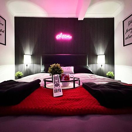 Boutique Backyard Bungalow - Brimsdown Enfield Eksteriør billede