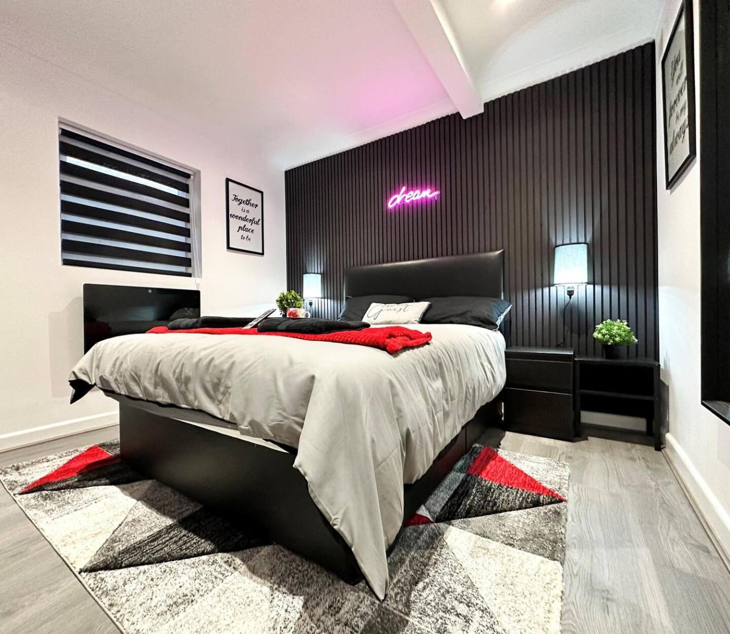 Boutique Backyard Bungalow - Brimsdown Enfield Eksteriør billede